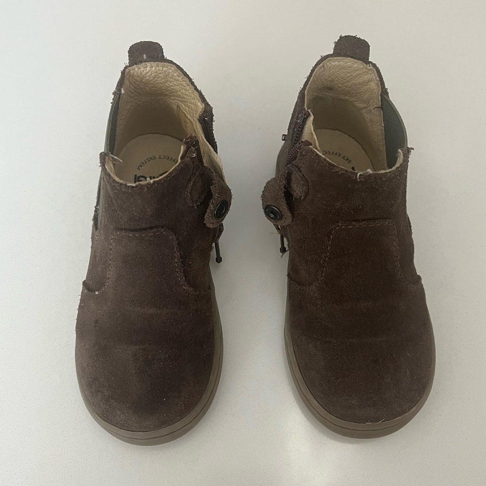 Primigi Toddler Chelsea Boots - Size 25 EU or 8.5 US